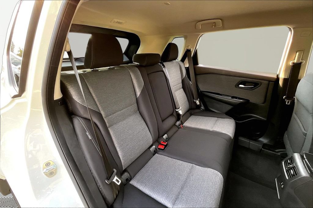 Used 2022 Nissan Rogue SV AWD/4WD image 20