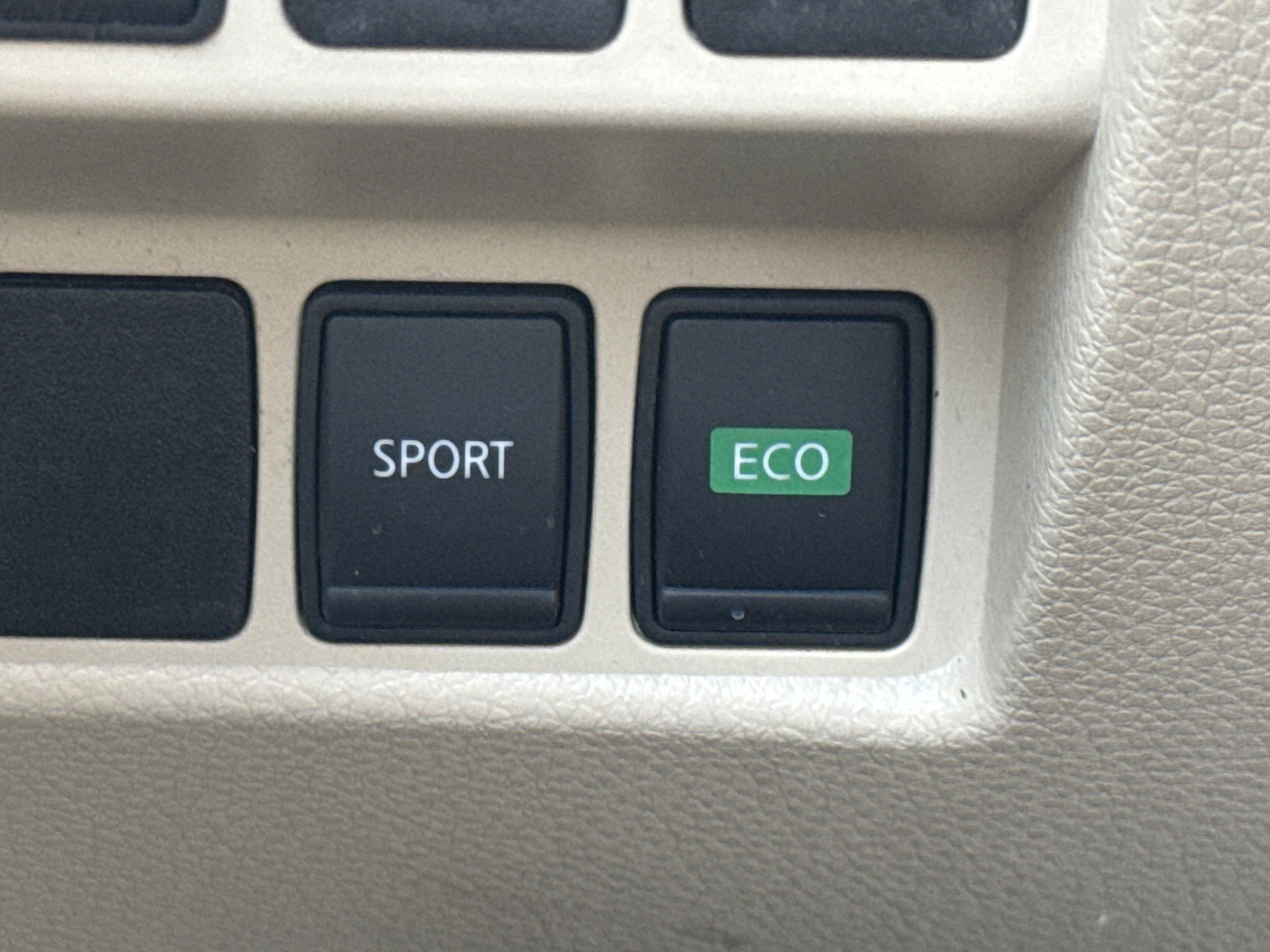 Used 2017 Nissan Rogue SV image 23