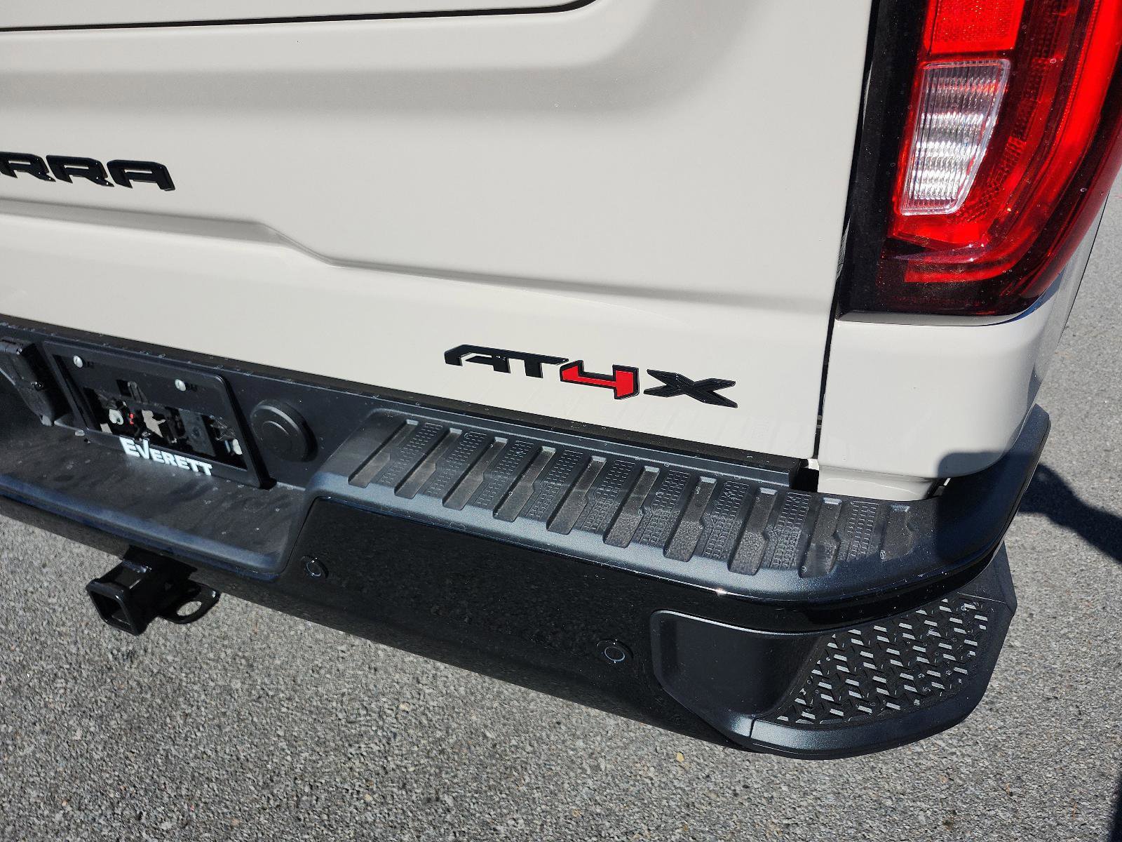New 2026 GMC Sierra 1500 AT4X w/ LPO, Black Badging Package image 4