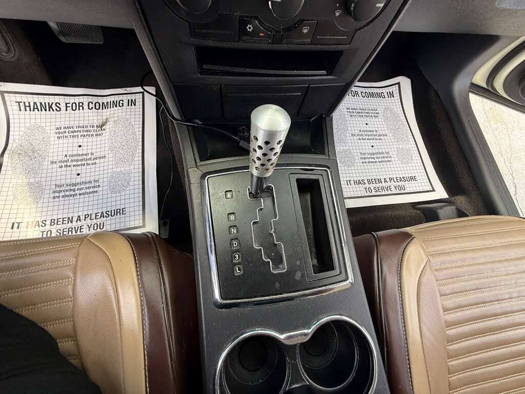 Used 2008 Chrysler 300 LX RWD image 19
