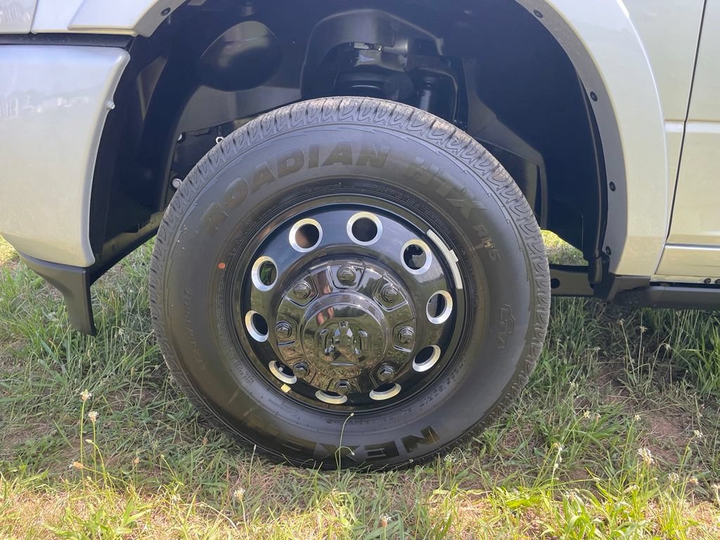 New 2026 RAM 3500 Limited AWD/4WD image 22