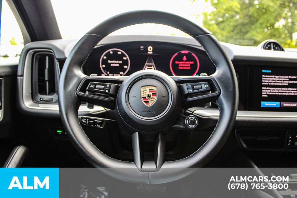 Used 2024 Porsche Cayenne Coupe AWD/4WD image 22