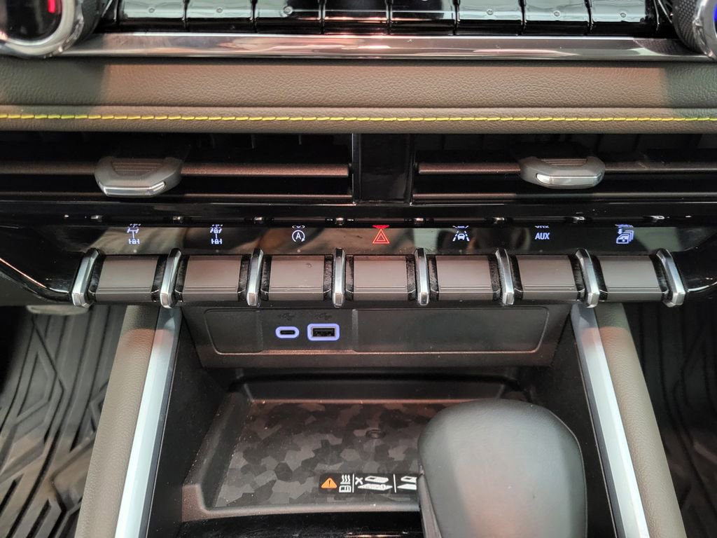 Certified 2025 Chevrolet Colorado ZR2 w/ Technology Package image 8