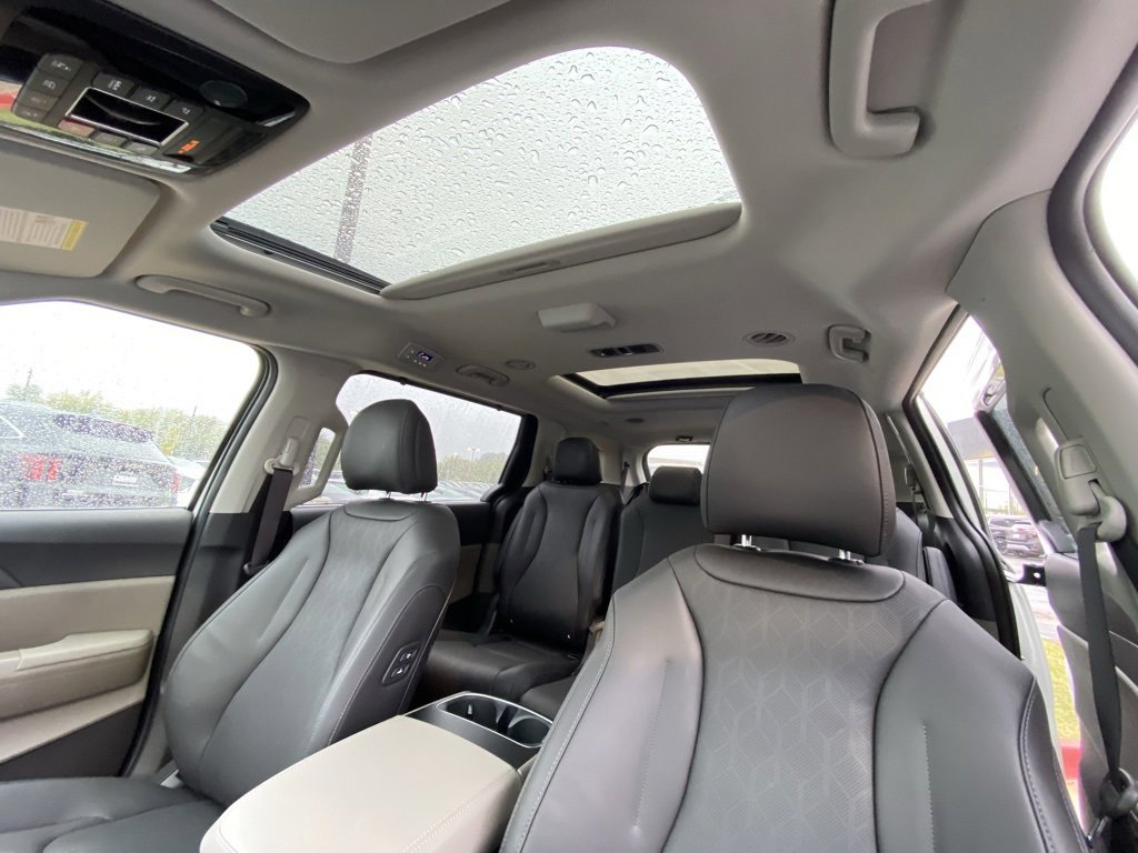 New 2026 Kia Carnival SX image 3