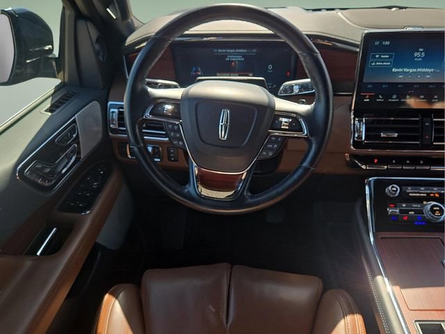Used 2022 Lincoln Navigator Reserve image 19