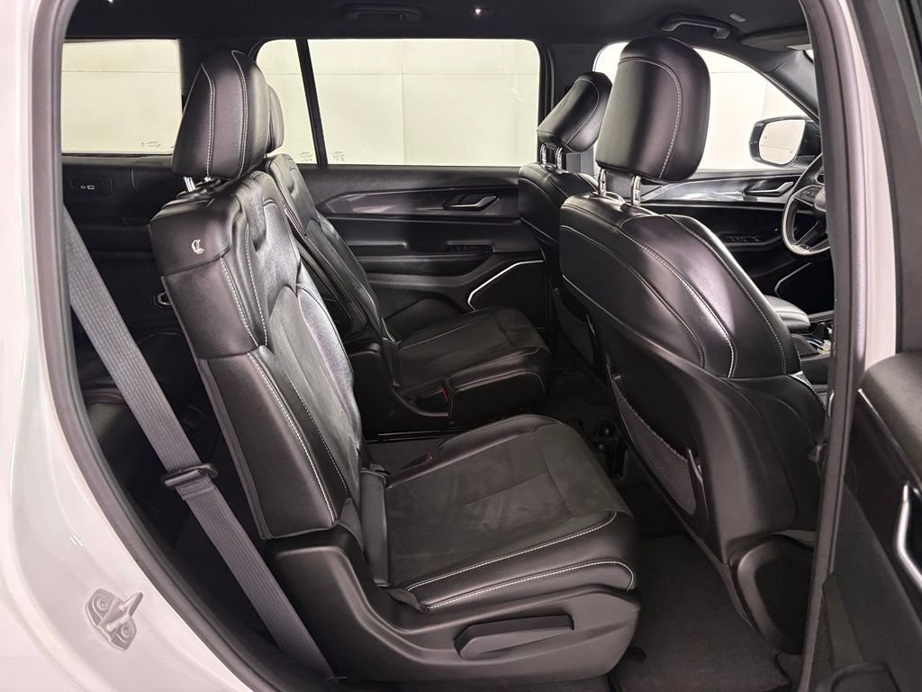 Used 2022 Jeep Grand Cherokee L Laredo RWD image 38