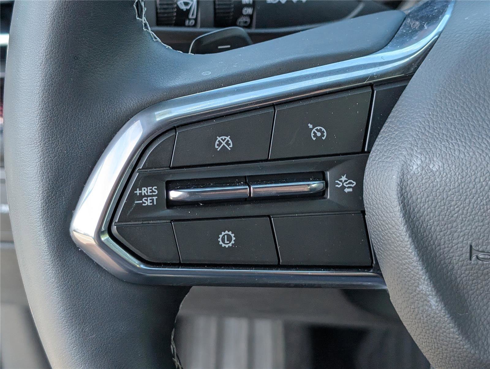 Used 2025 Chevrolet Traverse Z71 w/ LPO, Floor Liner Package AWD/4WD image 26