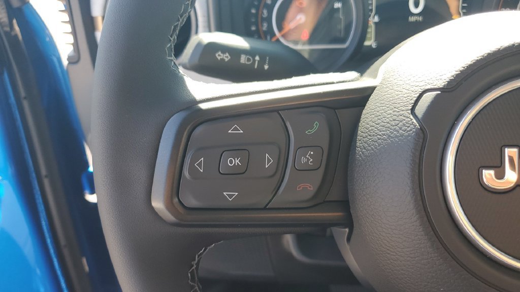 Used 2025 Jeep Gladiator Sport AWD/4WD image 28