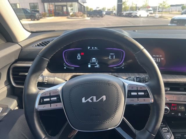 Used 2025 Kia Telluride EX w/ EX Captain's Chair Package AWD/4WD image 14