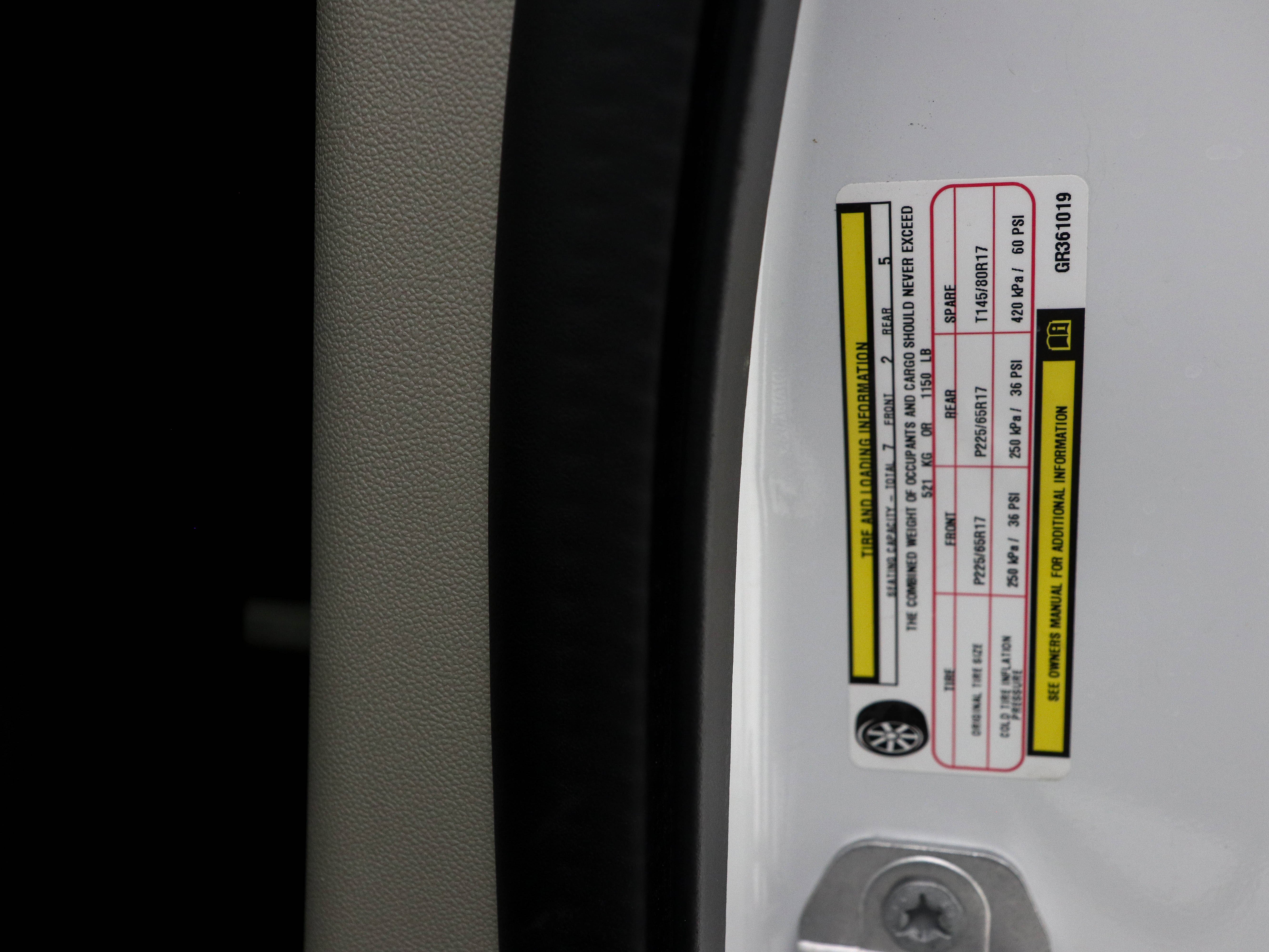 Used 2016 Dodge Grand Caravan SXT w/ UConnect Hands-Free Group image 35