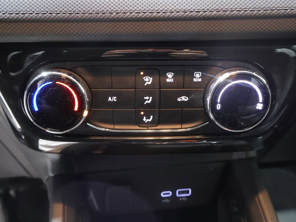 Used 2025 Chevrolet TrailBlazer LT image 31