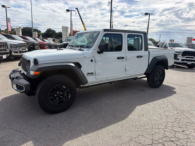 Used 2025 Jeep Gladiator Sport AWD/4WD image 2