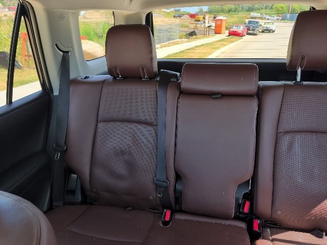 Used 2016 Toyota 4Runner Limited AWD/4WD image 25