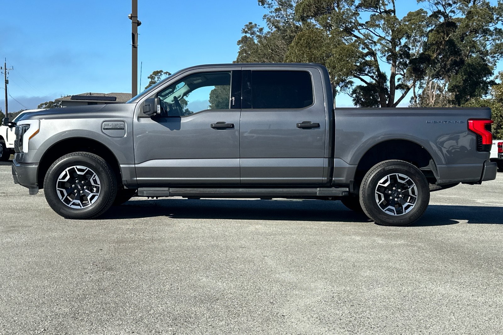 Used 2023 Ford F150 Lightning XLT AWD/4WD image 2