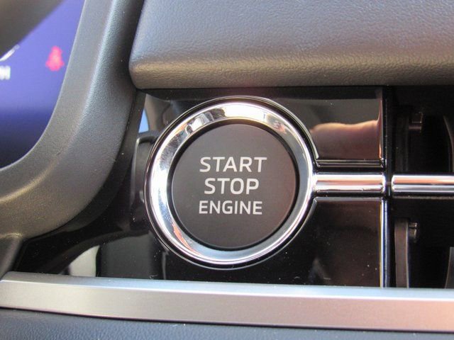 New 2025 Mitsubishi Outlander SE image 19