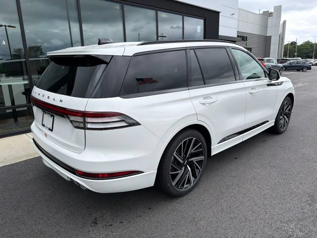 New 2026 Lincoln Aviator Black Label w/ Jet Appearance Package AWD/4WD image 3
