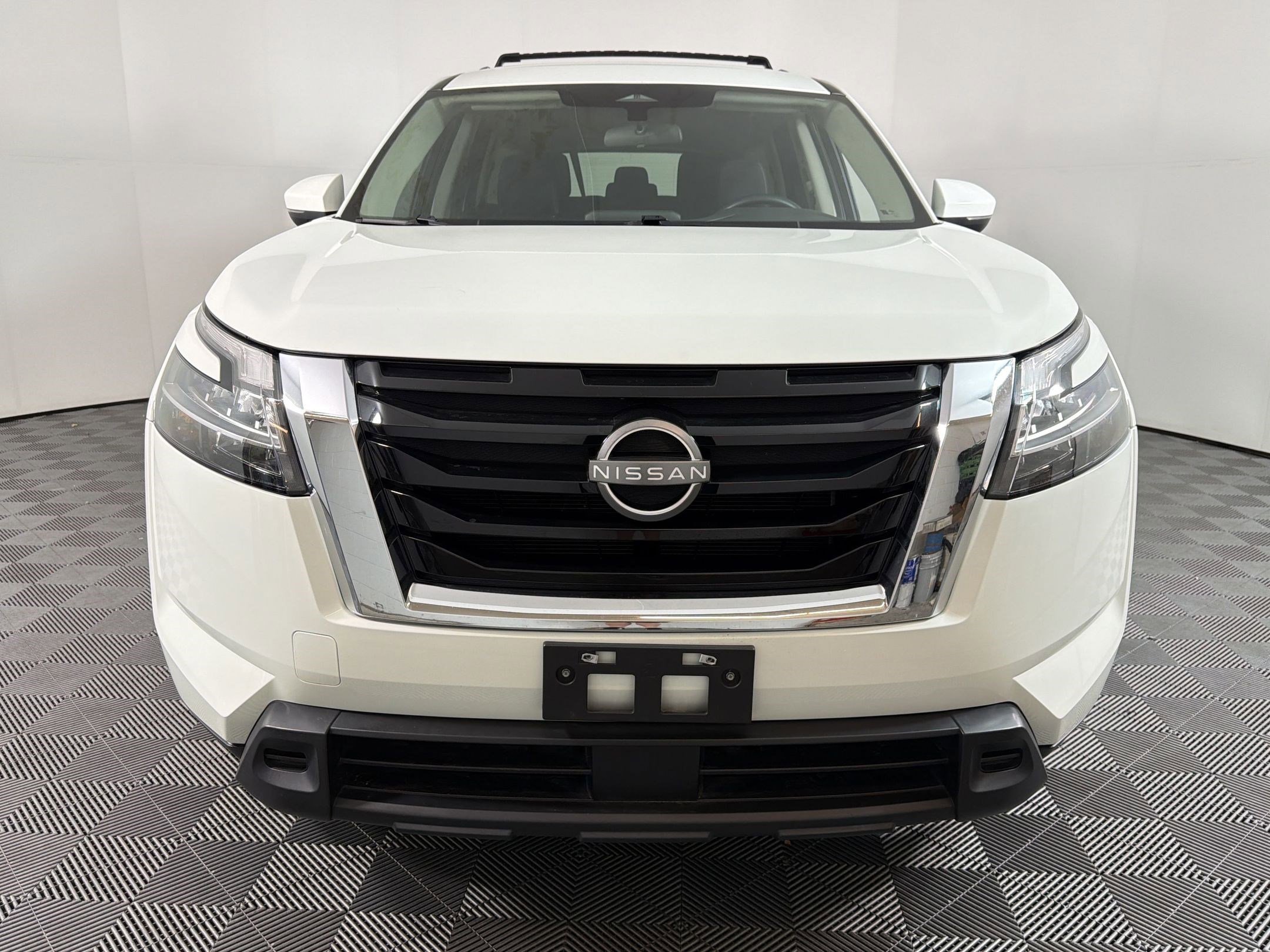Used 2022 Nissan Pathfinder SV image 6