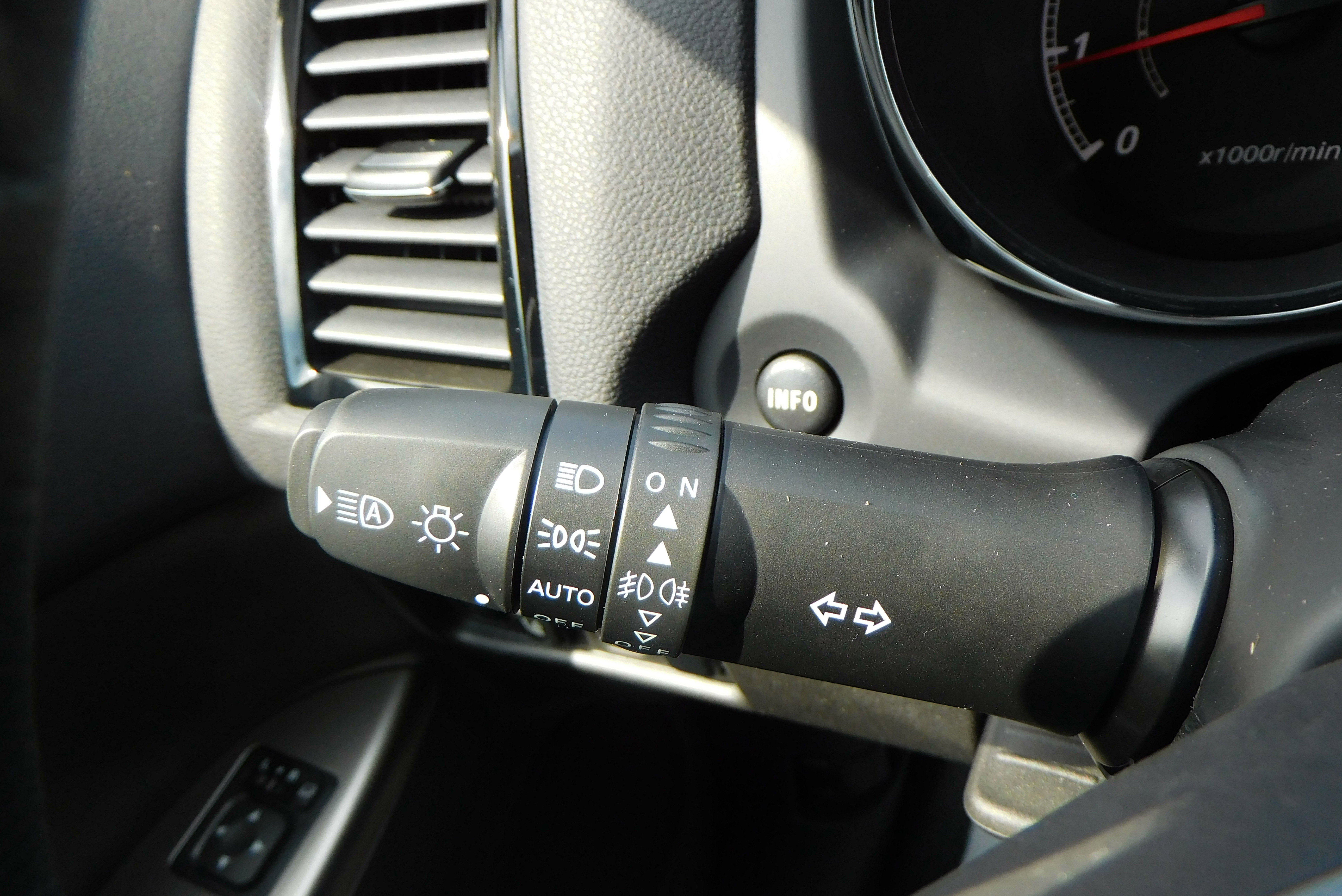 New 2025 Mitsubishi Outlander Sport SE image 17