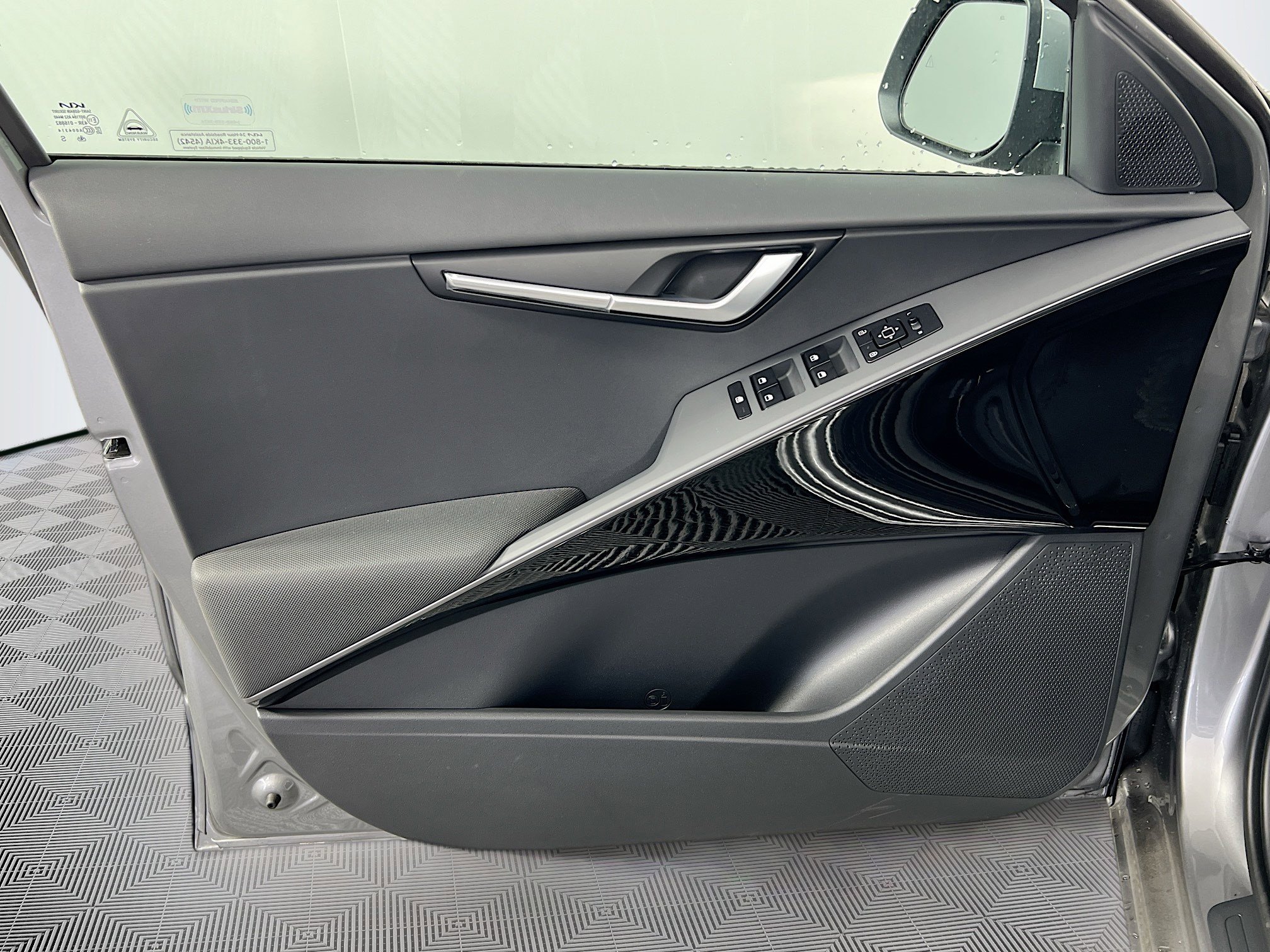 New 2025 Kia Niro EX image 20