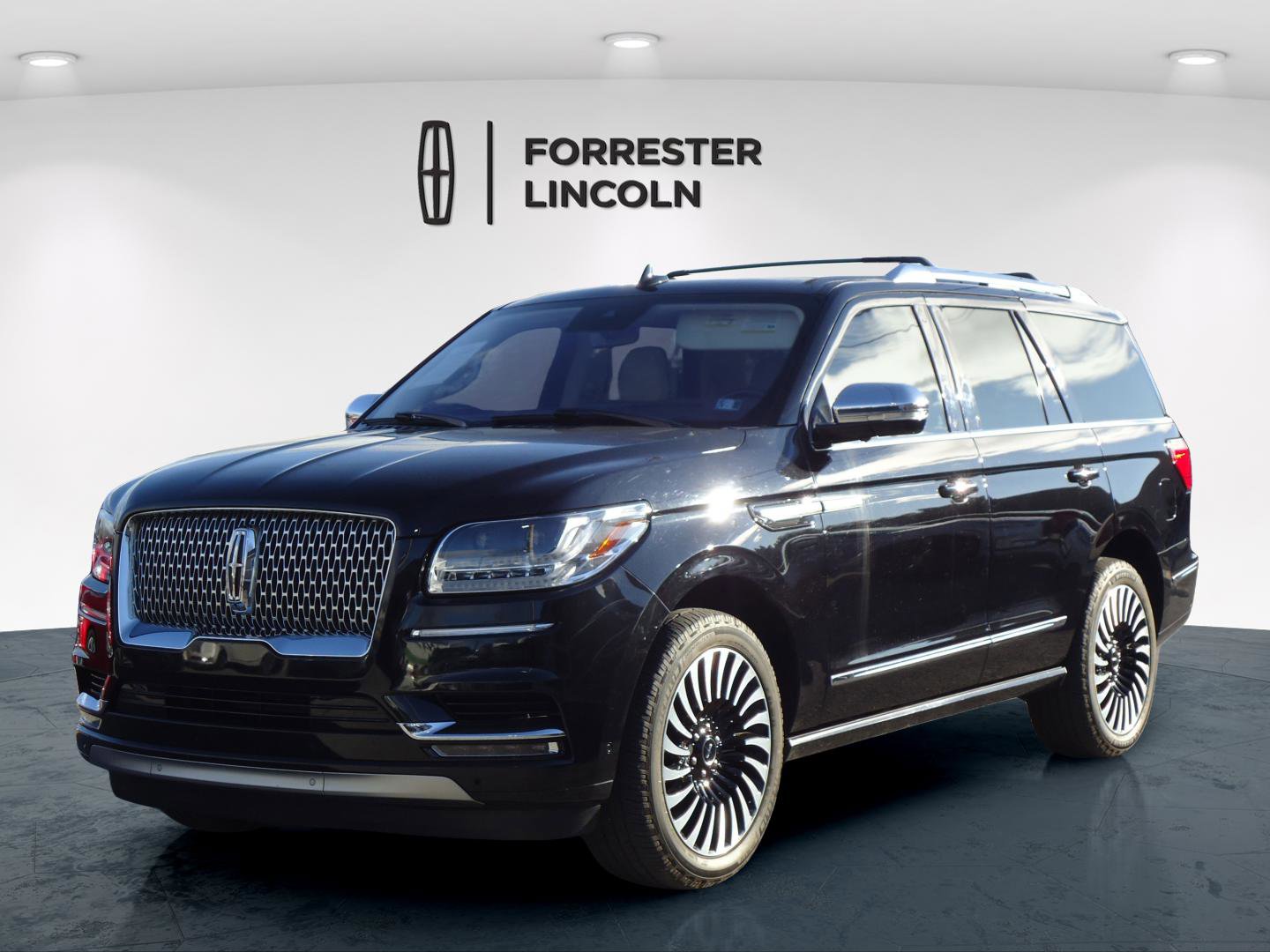 Used 2020 Lincoln Navigator Black Label w/ Cargo Convenience Package AWD/4WD image 7