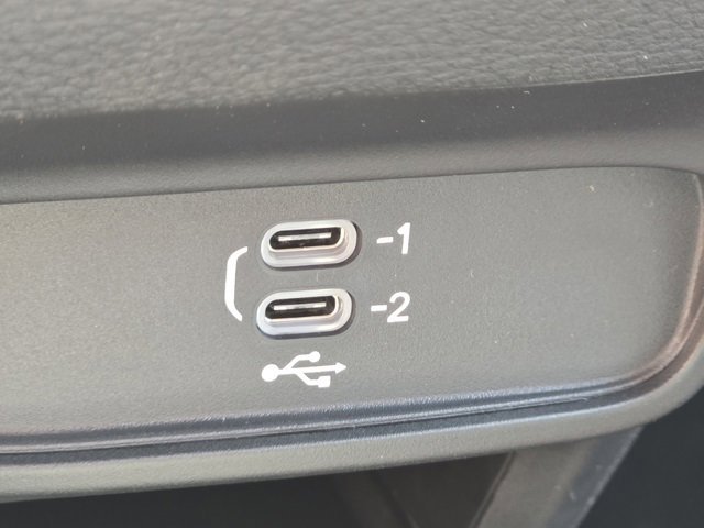 New 2026 Chrysler Pacifica Select image 10