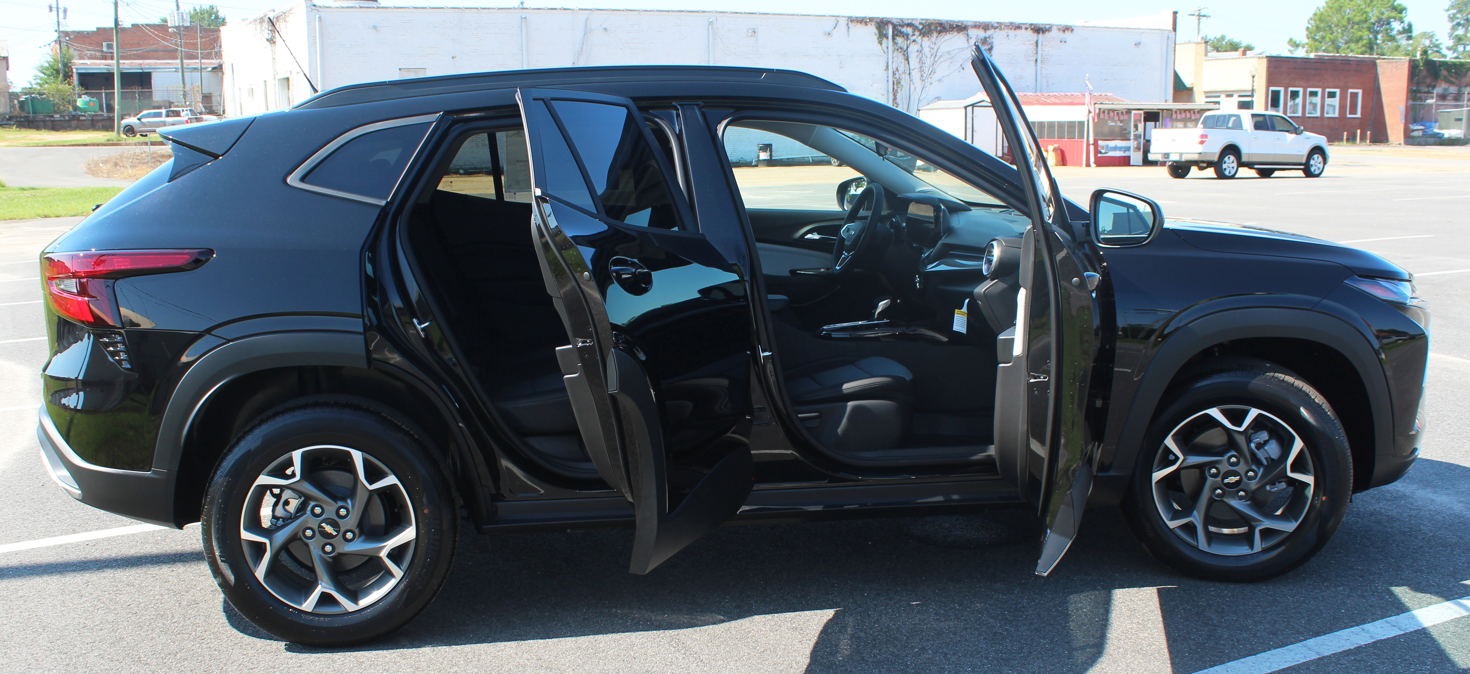 New 2025 Chevrolet Trax LT w/ Driver Confidence Package image 10