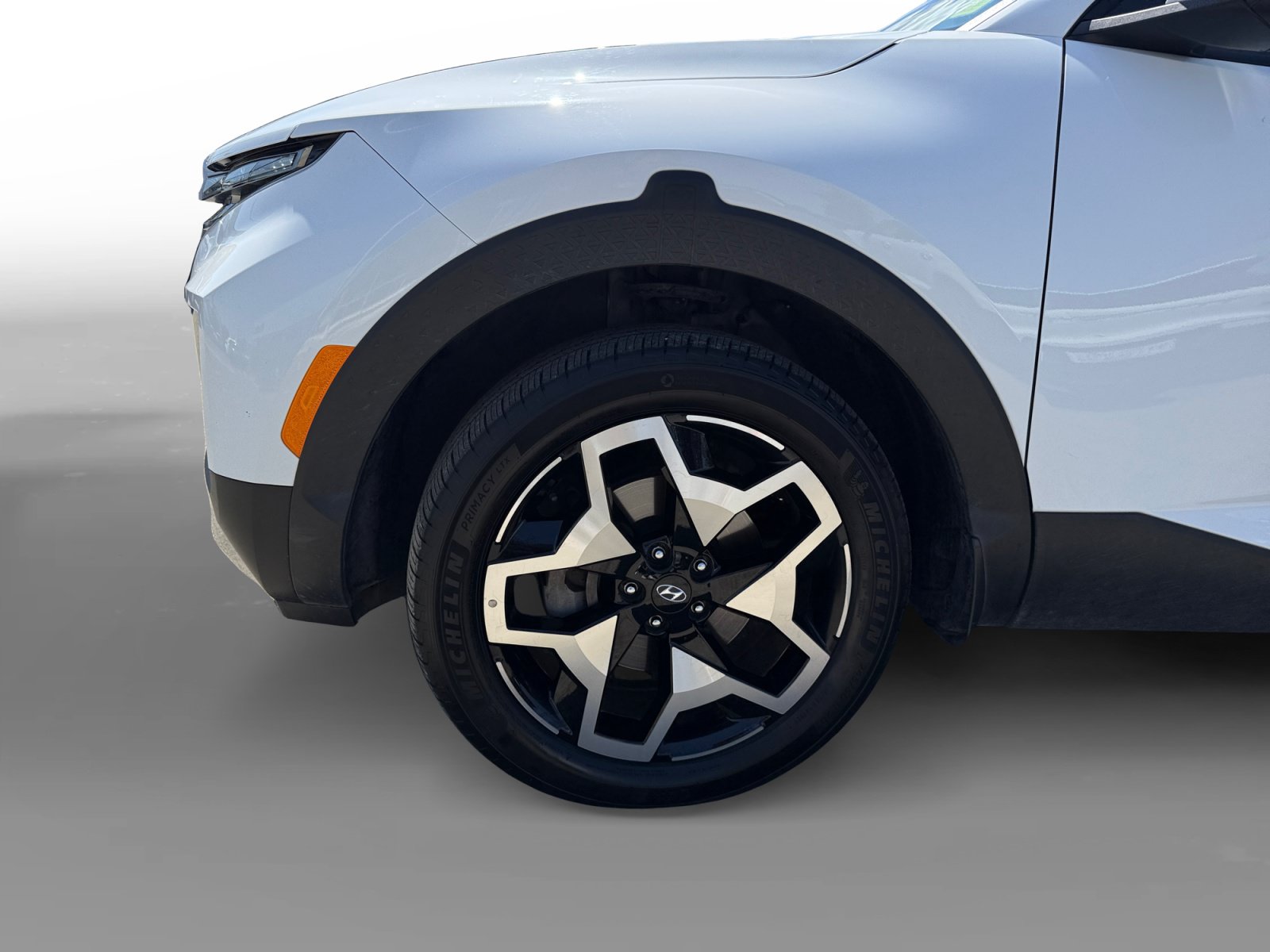 Certified 2023 Hyundai Santa Cruz Limited AWD/4WD image 9