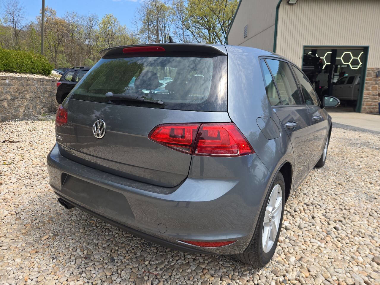 Used 2017 Volkswagen Golf S FWD image 7