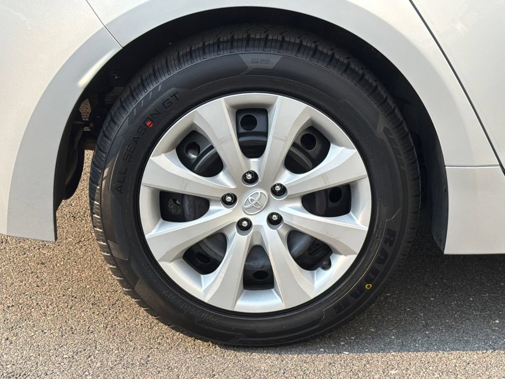 Used 2026 Toyota Corolla LE FWD image 7