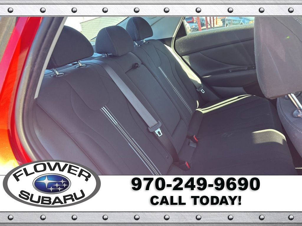 Used 2021 Hyundai Elantra SEL w/ Convenience + Premium Package image 16