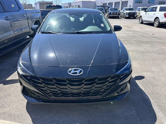 Used 2023 Hyundai Elantra SE image 2