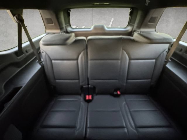 Used 2025 Chevrolet Suburban LT RWD image 22