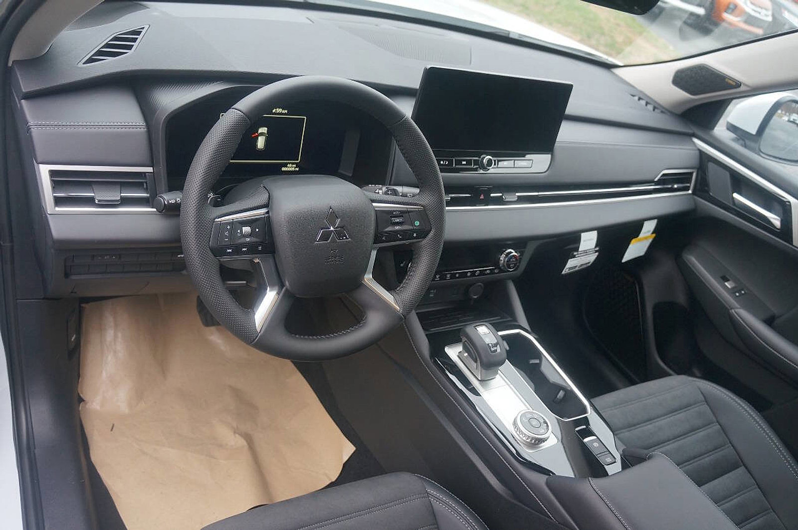 New 2025 Mitsubishi Outlander SE image 14