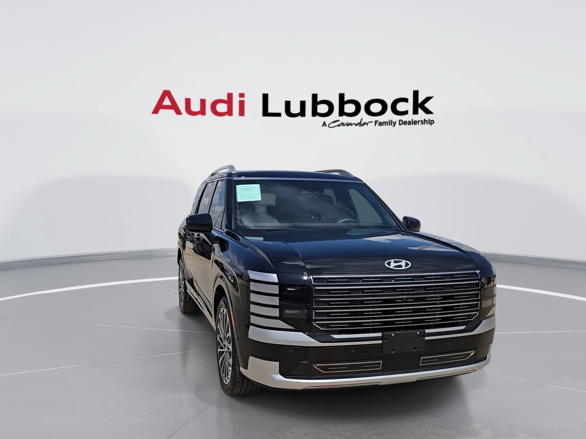Used 2026 Hyundai Palisade Calligraphy FWD image 2