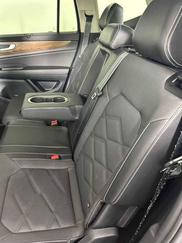 Used 2024 Volkswagen Atlas SE image 14