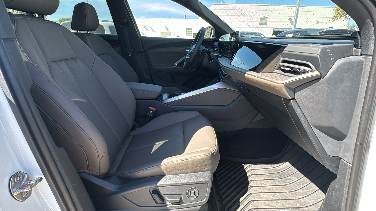 Used 2025 Audi Q5 2.0T Premium image 27