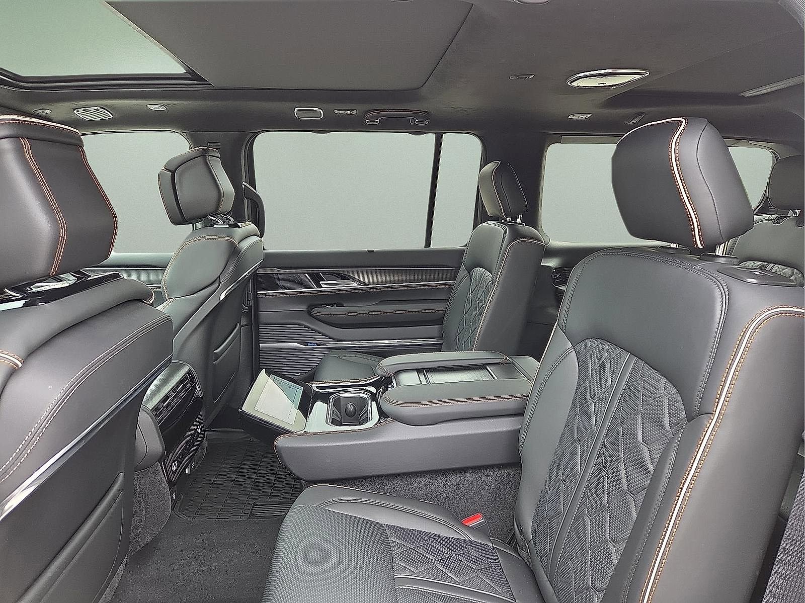 New 2026 Jeep Grand Wagoneer Summit AWD/4WD image 11