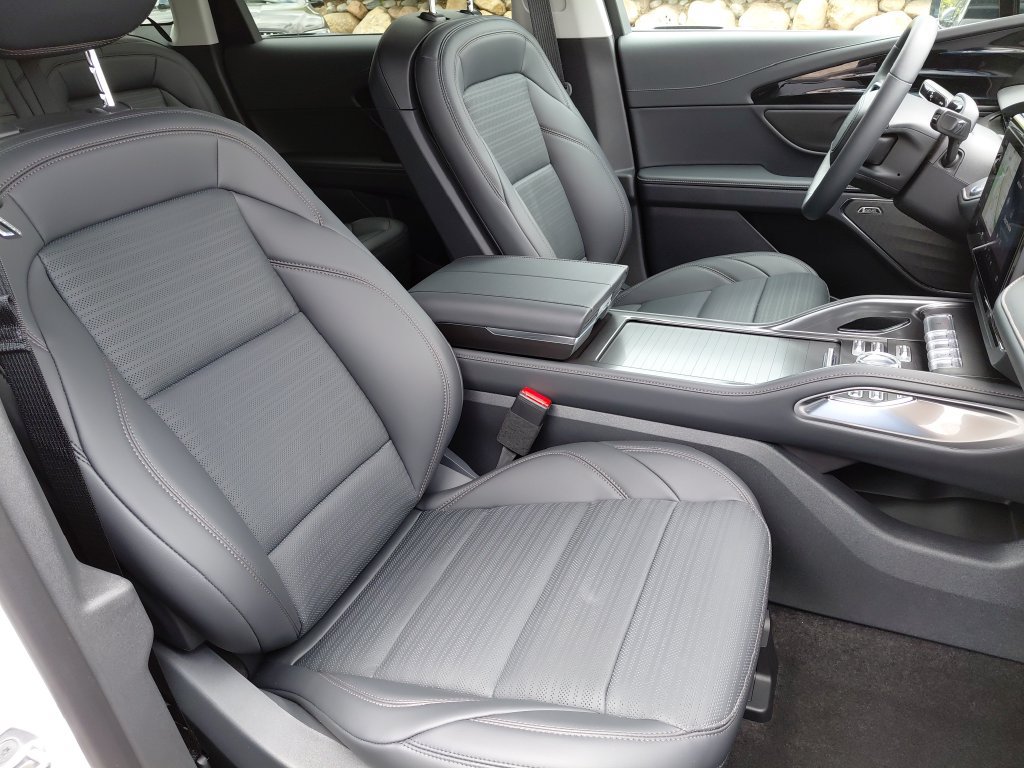 New 2026 Lincoln Nautilus Reserve w/ Jet Appearance Package AWD/4WD image 39