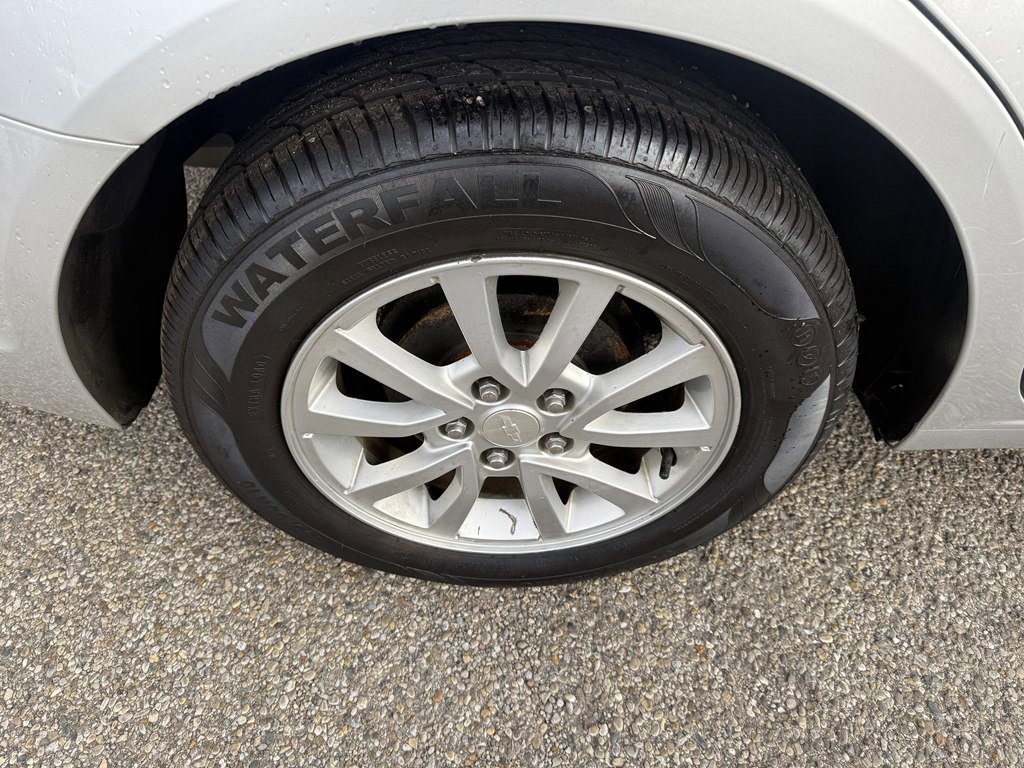 Used 2020 Chevrolet Sonic LT image 8