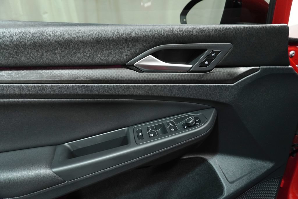 Used 2022 Volkswagen GTI SE FWD image 23