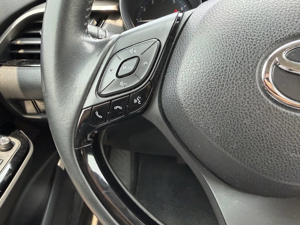 Used 2020 Toyota C-HR Limited FWD image 16