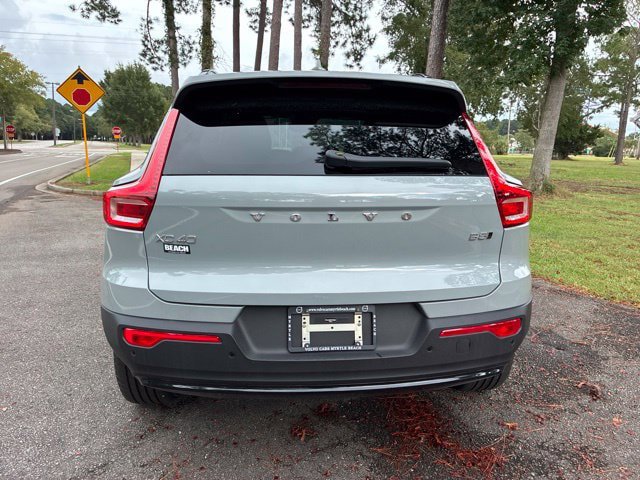 New 2026 Volvo XC40 B5 Plus w/ Protection Package Premier AWD/4WD image 6
