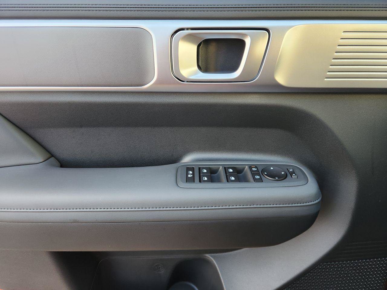 New 2026 Hyundai Santa Fe SEL FWD image 23