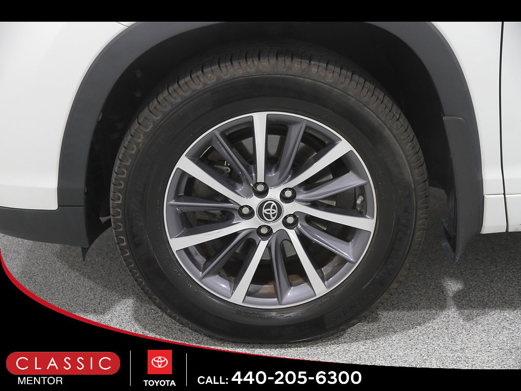 Used 2017 Toyota Highlander XLE AWD/4WD image 24