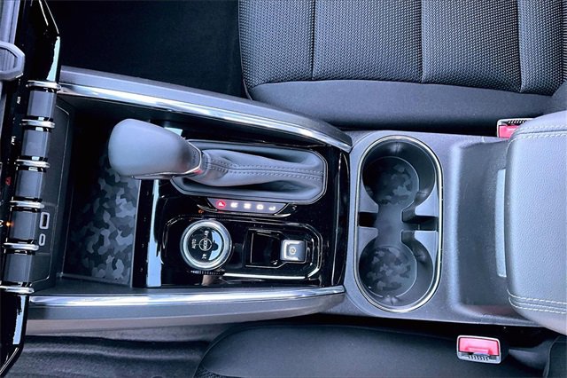 New 2026 GMC Canyon Elevation w/ Convenience Package image 8