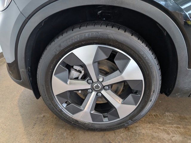 Used 2023 Volvo XC40 B5 Plus w/ Protection Package Premier image 10
