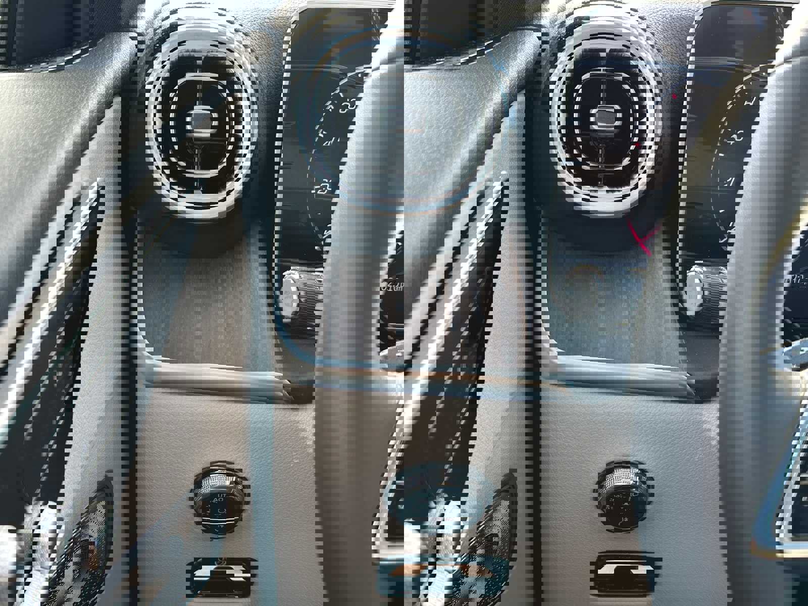 Used 2026 Mercedes-Benz GLC 350e 4MATIC image 32