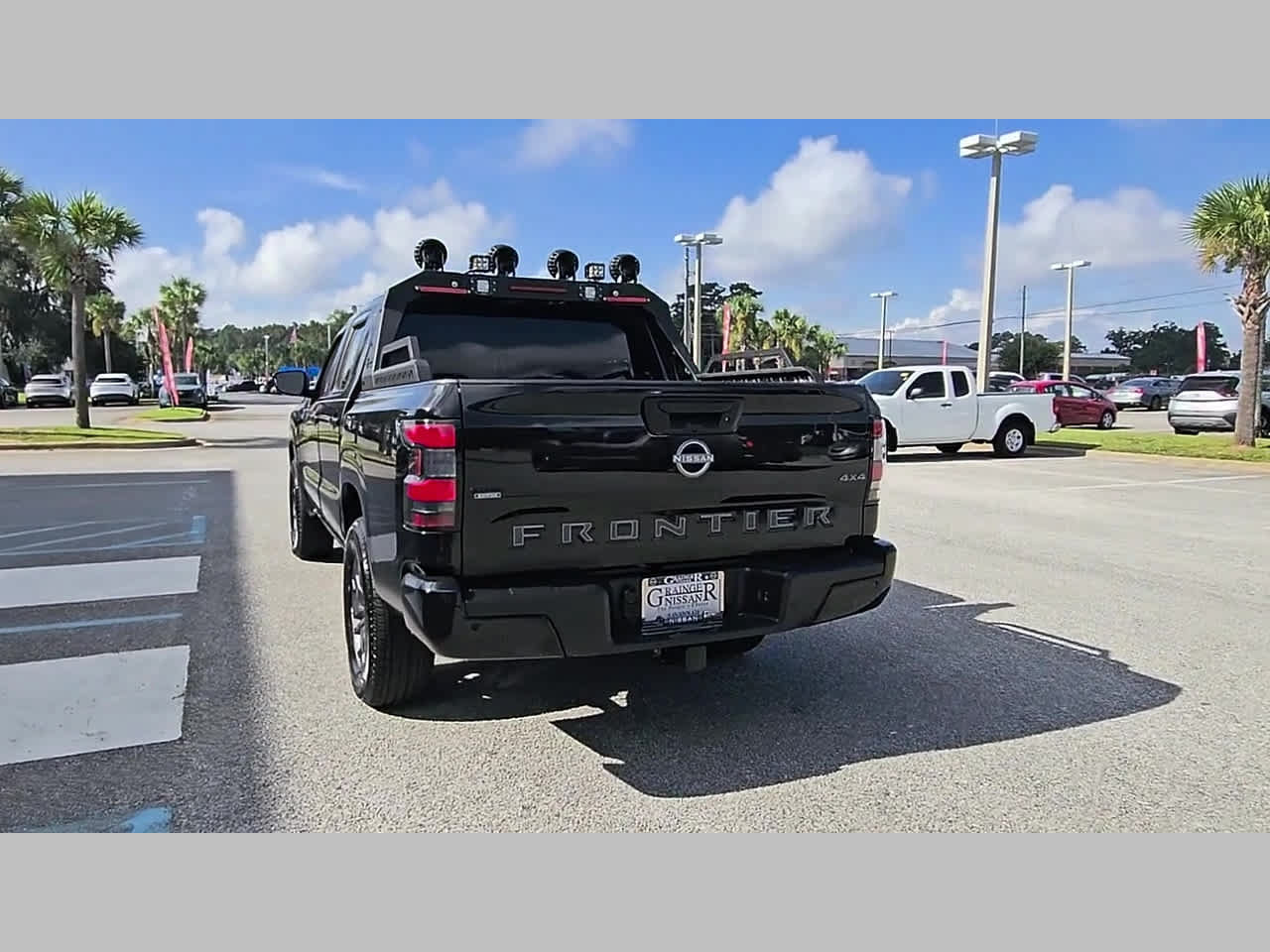Used 2025 Nissan Frontier SV AWD/4WD image 32