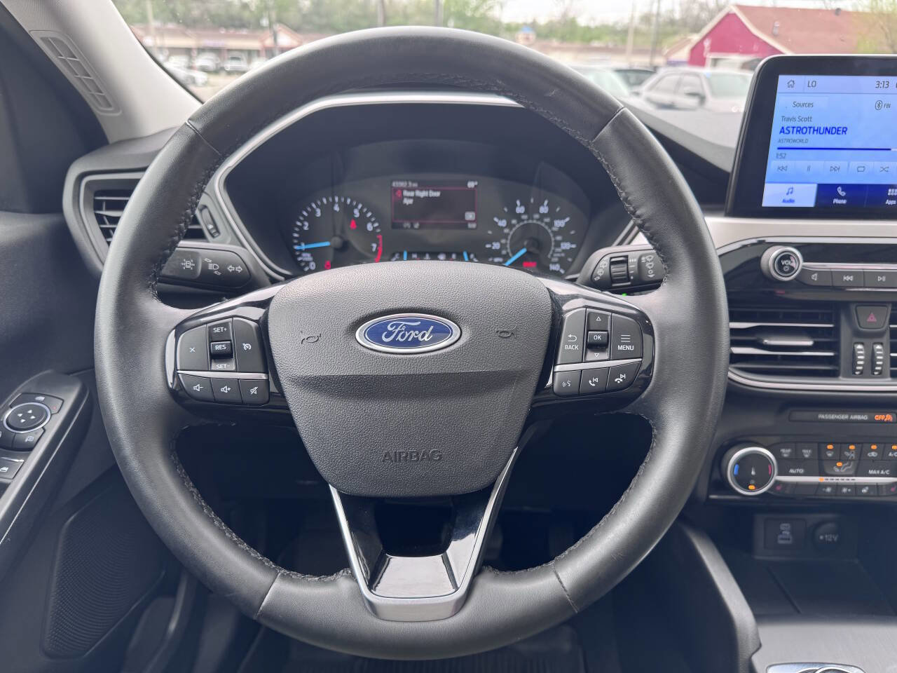 Used 2022 Ford Escape SE w/ SE Sport Appearance Package AWD/4WD image 25