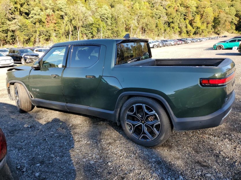 Used 2025 Rivian R1T Adventure image 4